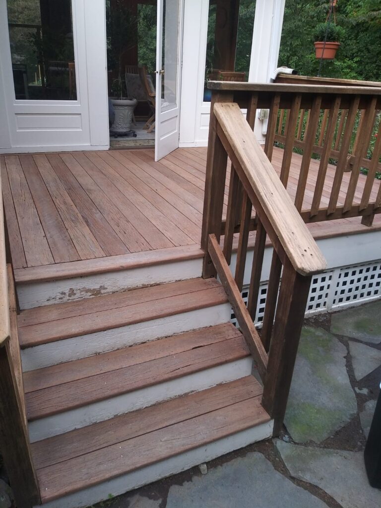 Deck stairs before refinishing